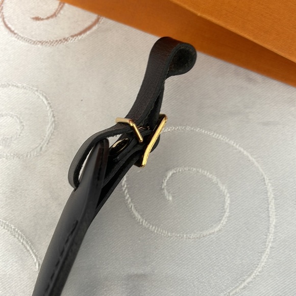 Louis Vuitton large 🖤 black luggage - Picture 4 of 5